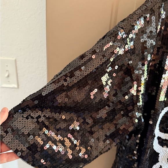 Like NEW JESS LEA in the spot light sequin Game Day top. Size Large women’s. - Picture 3 of 10